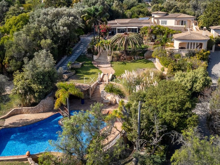 Villa for Sale in Praia Da Luz, Algarve 4