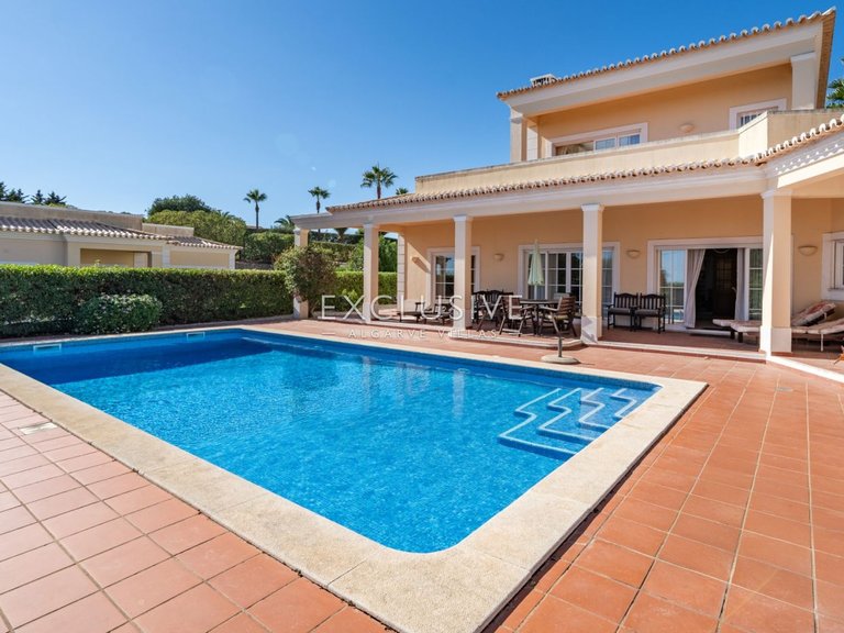Villa for Sale in Carvoeiro, Algarve 1