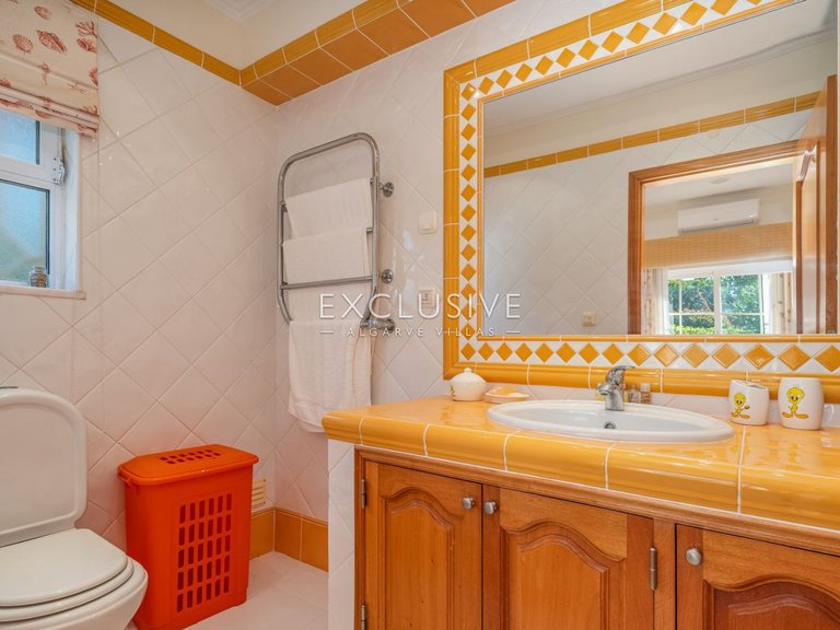 Villa for Sale in Carvoeiro, Algarve 18