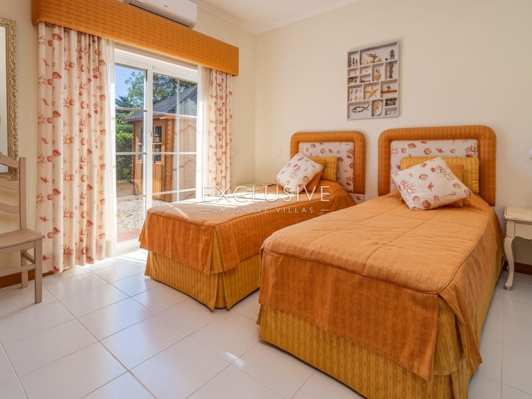 Villa for Sale in Carvoeiro, Algarve 17