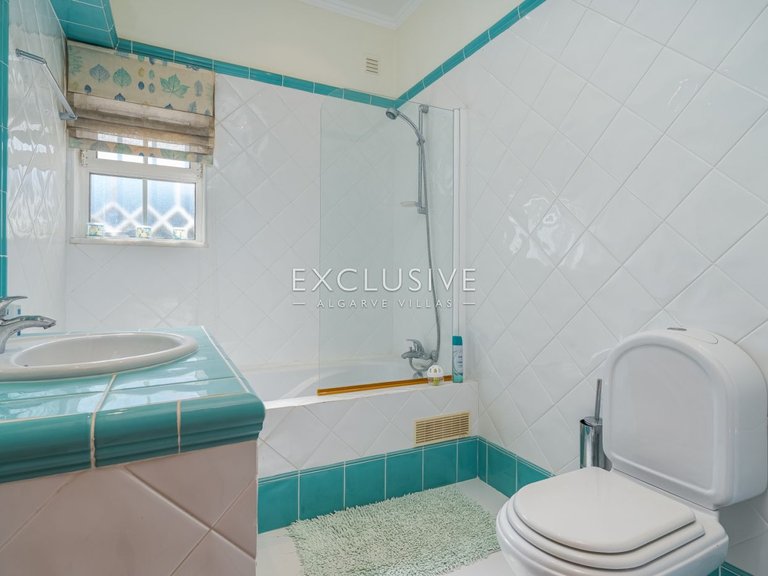 Villa for Sale in Carvoeiro, Algarve 16