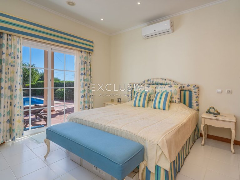 Villa for Sale in Carvoeiro, Algarve 15
