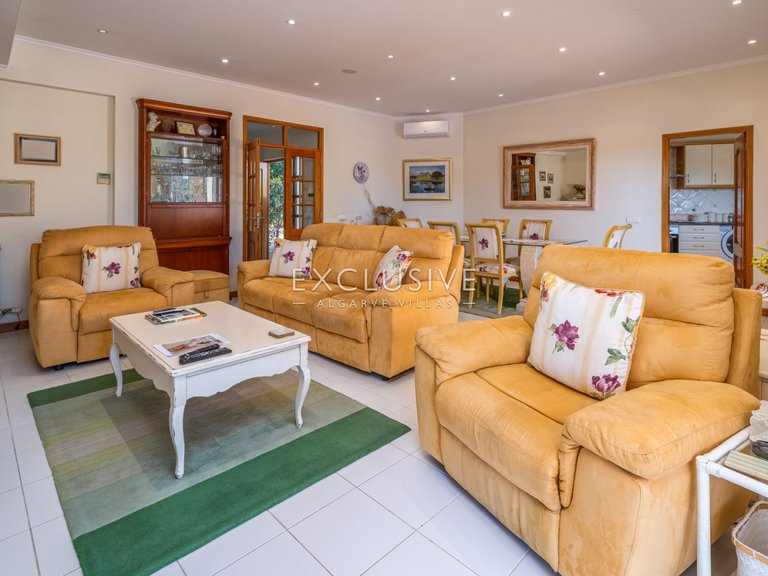 Villa for Sale in Carvoeiro, Algarve 6