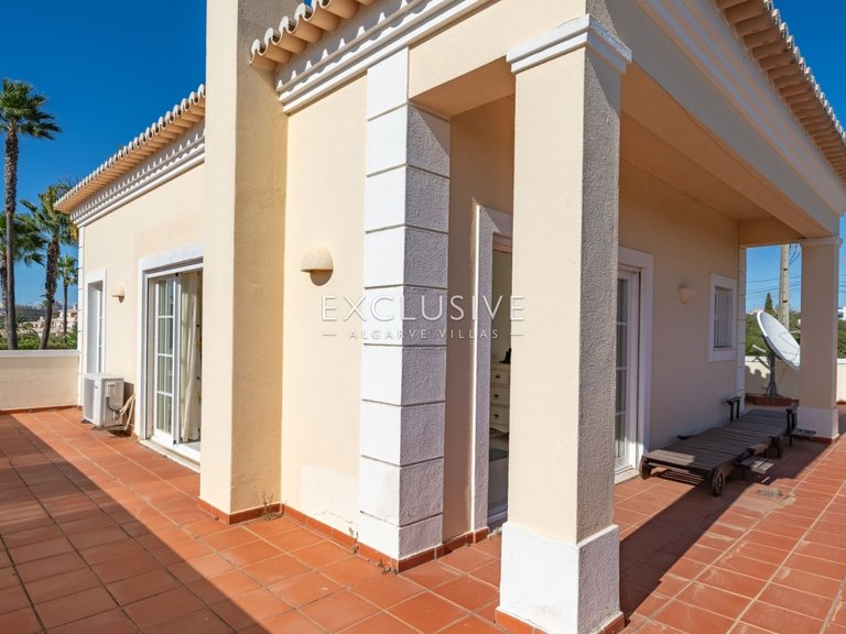 Villa for Sale in Carvoeiro, Algarve 23