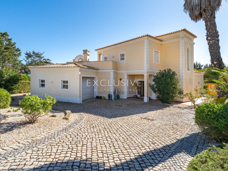 Villa for Sale in Carvoeiro, Algarve 33