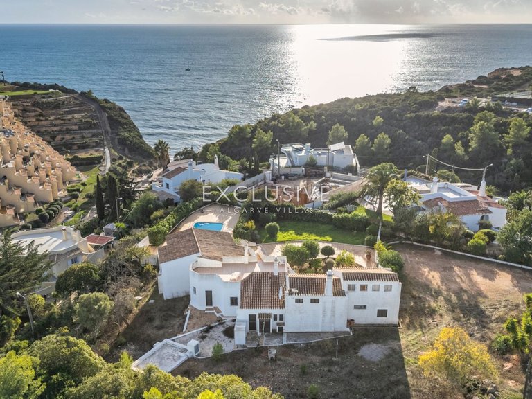 Villa for Sale in Carvoeiro, Algarve 2