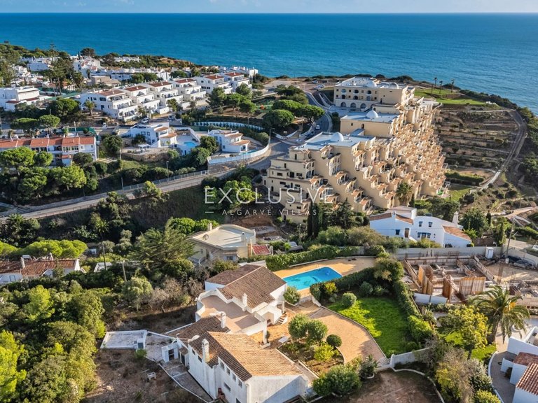 Villa for Sale in Carvoeiro, Algarve 3