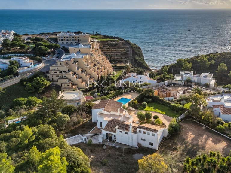 Villa for Sale in Carvoeiro, Algarve 27