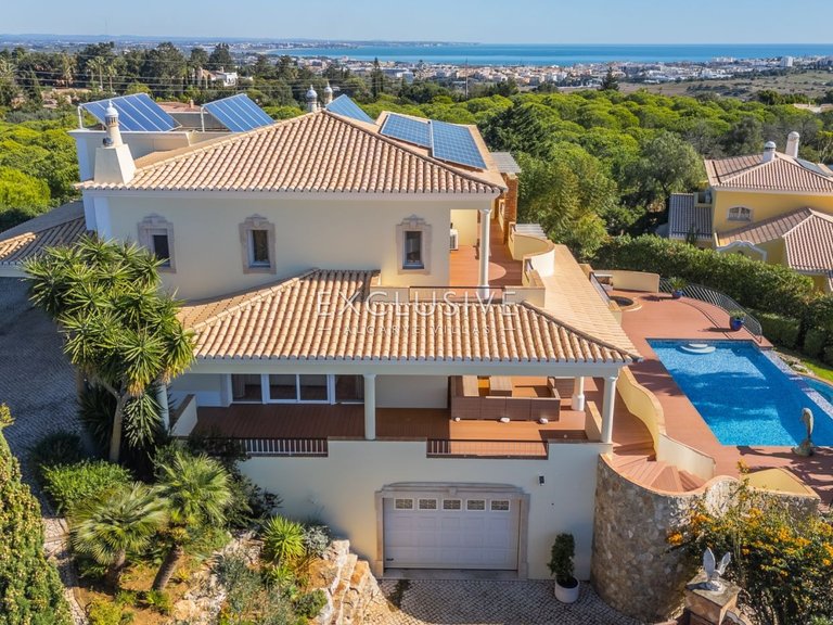 Villa for Sale in Praia Da Luz, Algarve 25