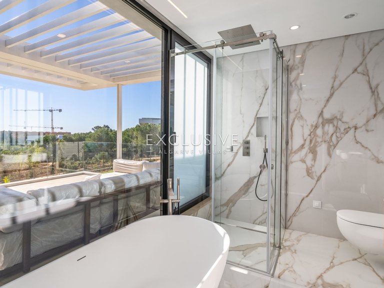 Villa for Sale in Lagos, Algarve 24