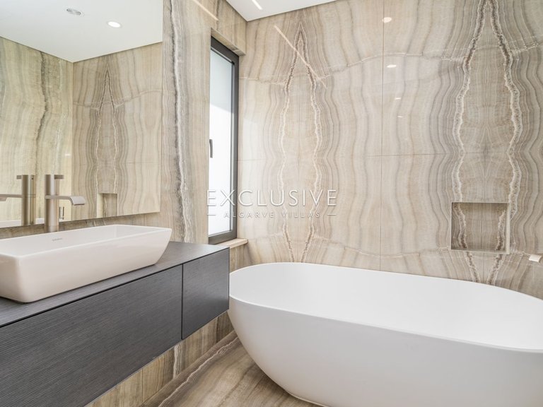 Villa for Sale in Lagos, Algarve 27