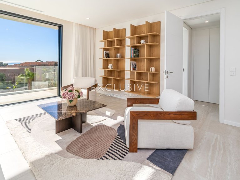 Villa for Sale in Lagos, Algarve 17