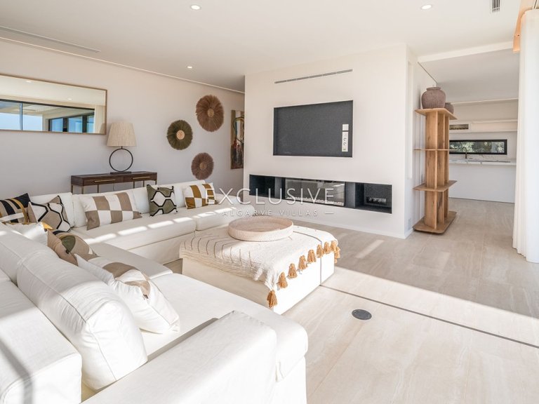 Villa for Sale in Lagos, Algarve 18