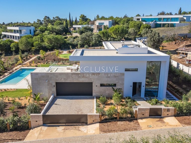 Villa for Sale in Lagos, Algarve 6