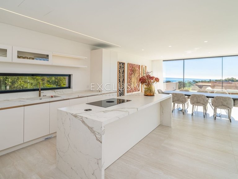 Villa for Sale in Lagos, Algarve 10