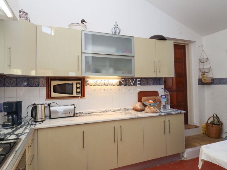 Villa for Sale in Carvoeiro, Algarve 18