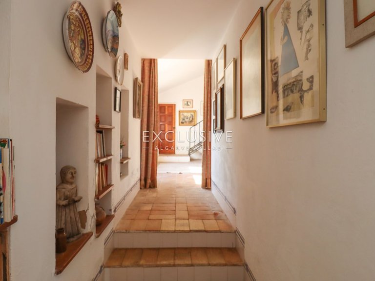 Villa for Sale in Carvoeiro, Algarve 13