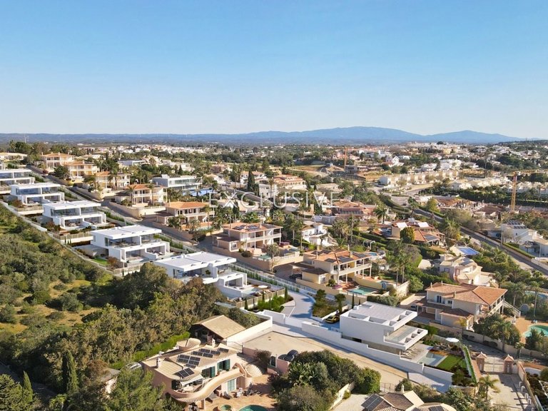 Villa for Sale in Praia Da Luz, Algarve 6