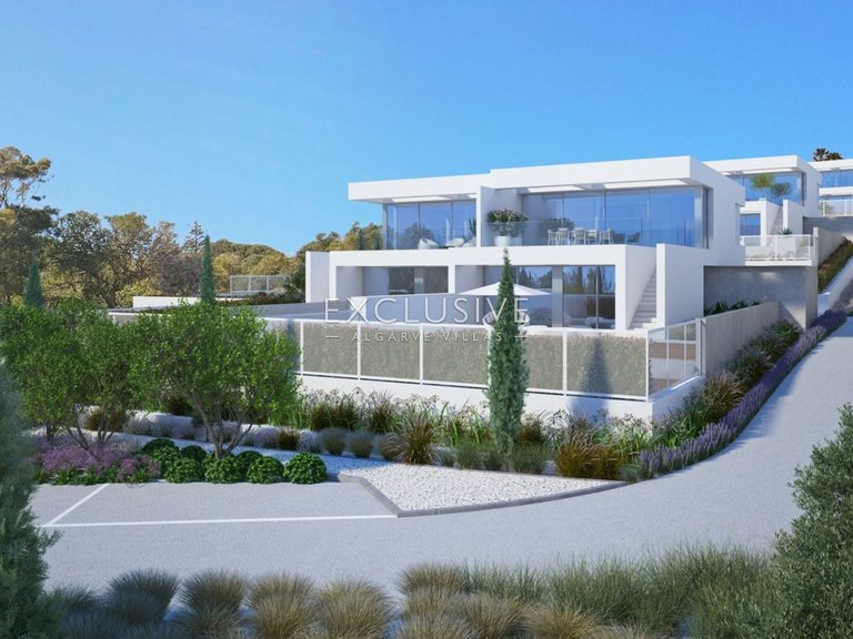 Villa for Sale in Praia Da Luz, Algarve 2
