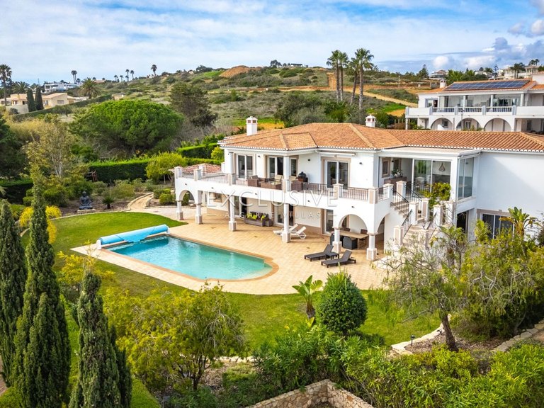 Villa for Sale in Praia Da Luz, Algarve 36