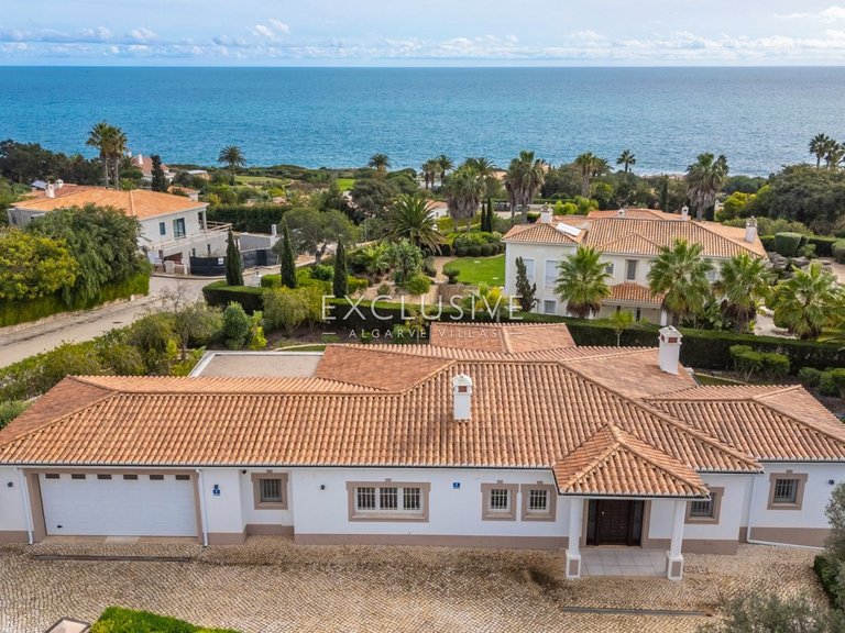 Villa for Sale in Praia Da Luz, Algarve 39