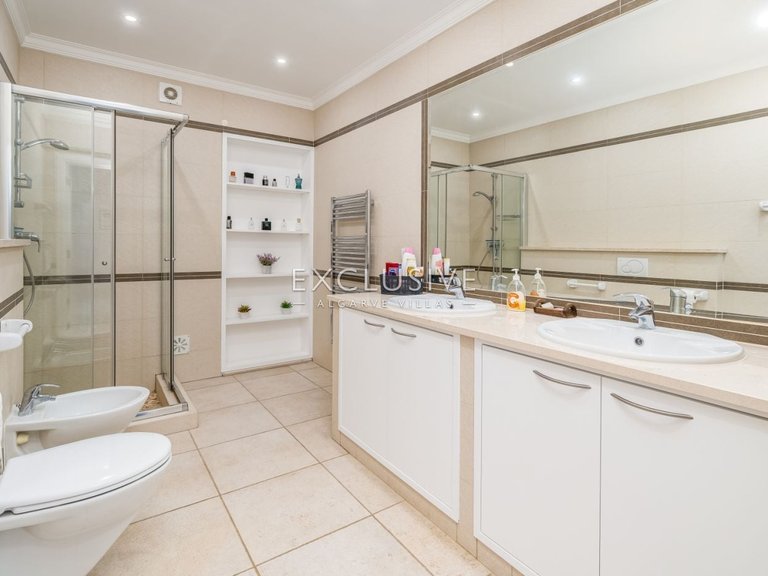 Villa for Sale in Praia Da Luz, Algarve 21