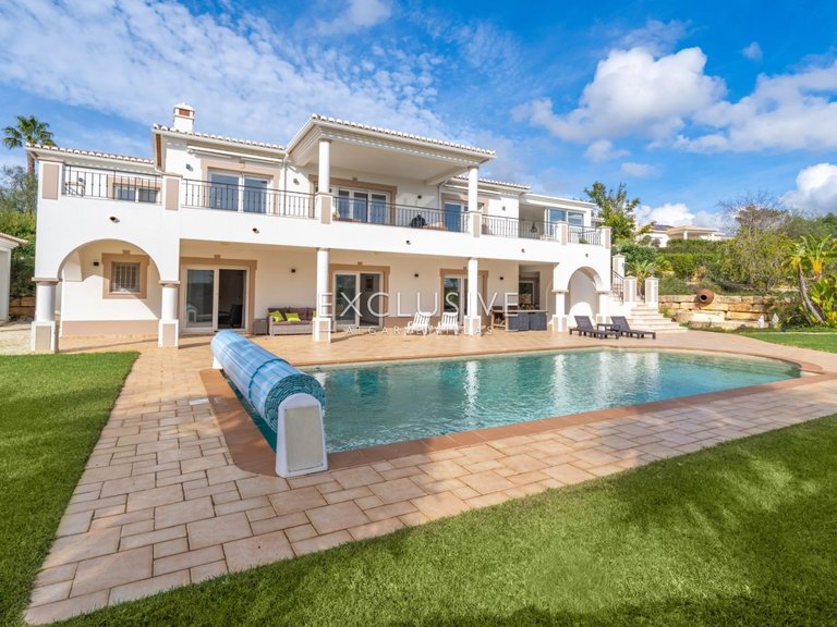 Villa for Sale in Praia Da Luz, Algarve 30