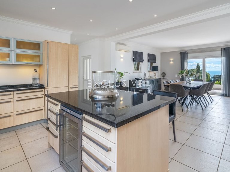 Villa for Sale in Praia Da Luz, Algarve 8