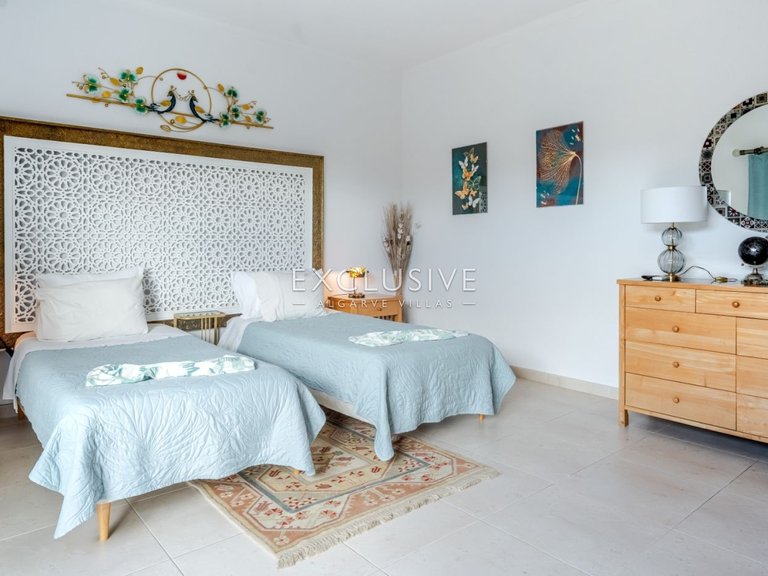 Villa for Sale in Carvoeiro, Algarve 15
