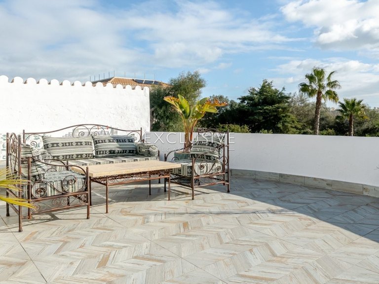 Villa for Sale in Carvoeiro, Algarve 16