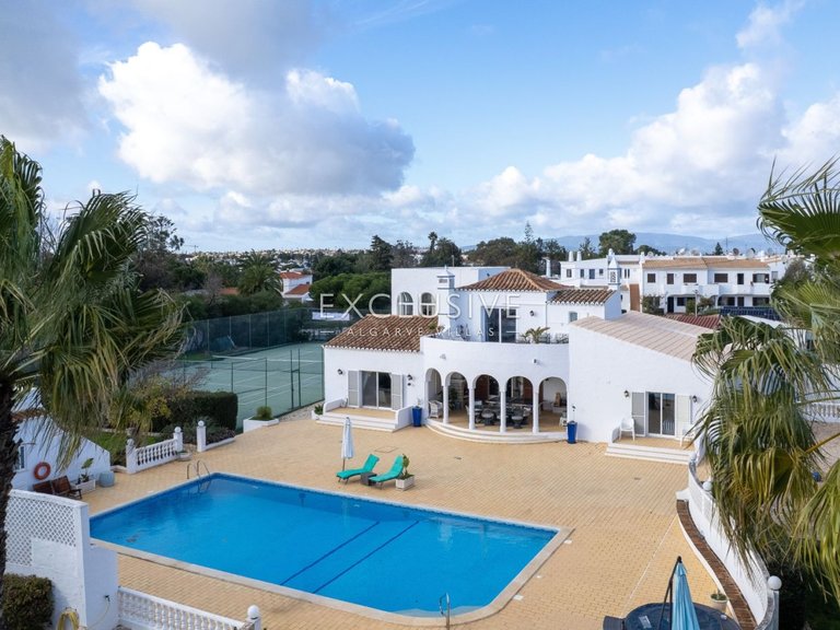 Villa for Sale in Carvoeiro, Algarve 26