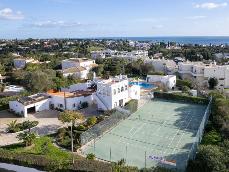 Villa for Sale in Carvoeiro, Algarve 28