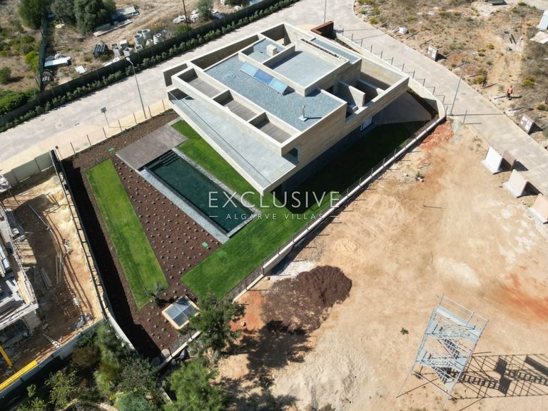 Villa for Sale in Praia Da Luz, Algarve 13
