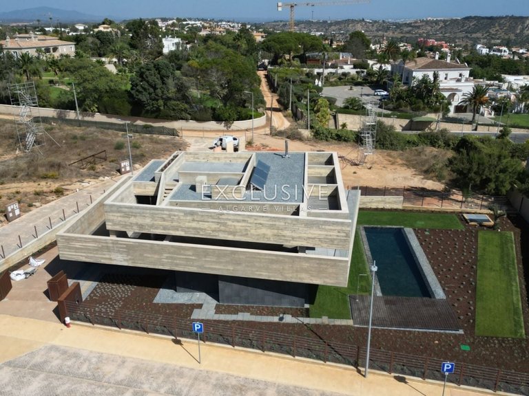 Villa for Sale in Praia Da Luz, Algarve 10