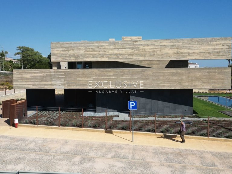 Villa for Sale in Praia Da Luz, Algarve 14