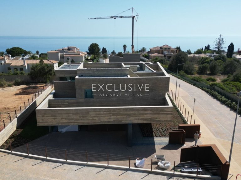 Villa for Sale in Praia Da Luz, Algarve 2