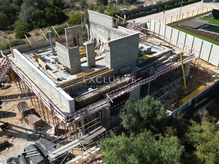 Villa for Sale in Praia Da Luz, Algarve 3