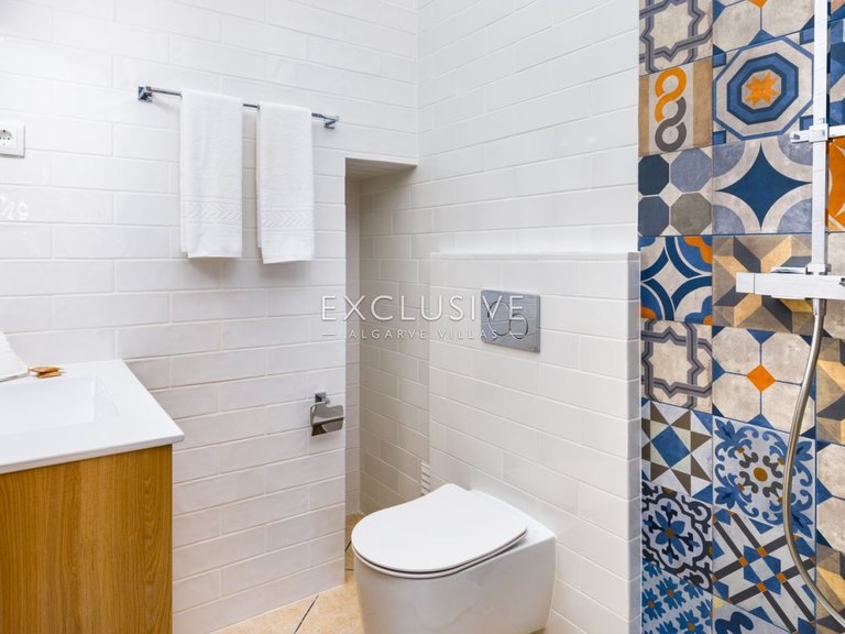 Villa for Sale in Carvoeiro, Algarve 8