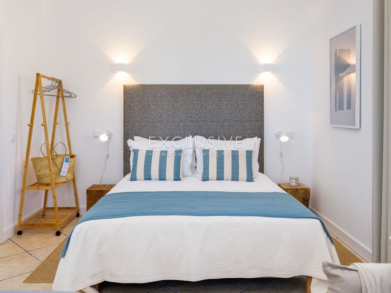 Villa for Sale in Carvoeiro, Algarve 9
