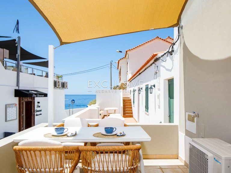 Villa for Sale in Carvoeiro, Algarve 1