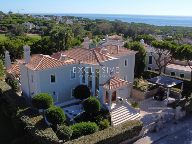 Villa for Sale in Vale Do Lobo, Algarve 1