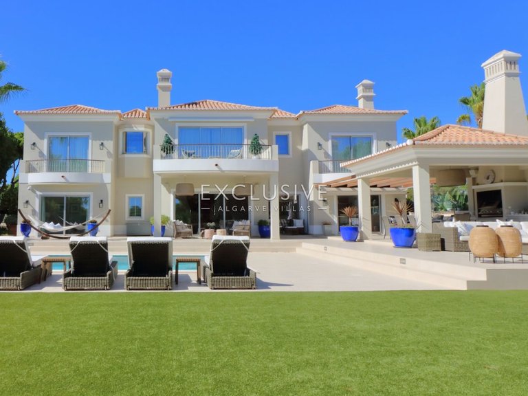 Villa for Sale in Vale Do Lobo, Algarve 2