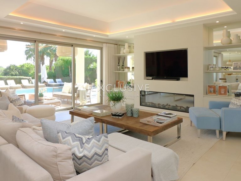 Villa for Sale in Vale Do Lobo, Algarve 9