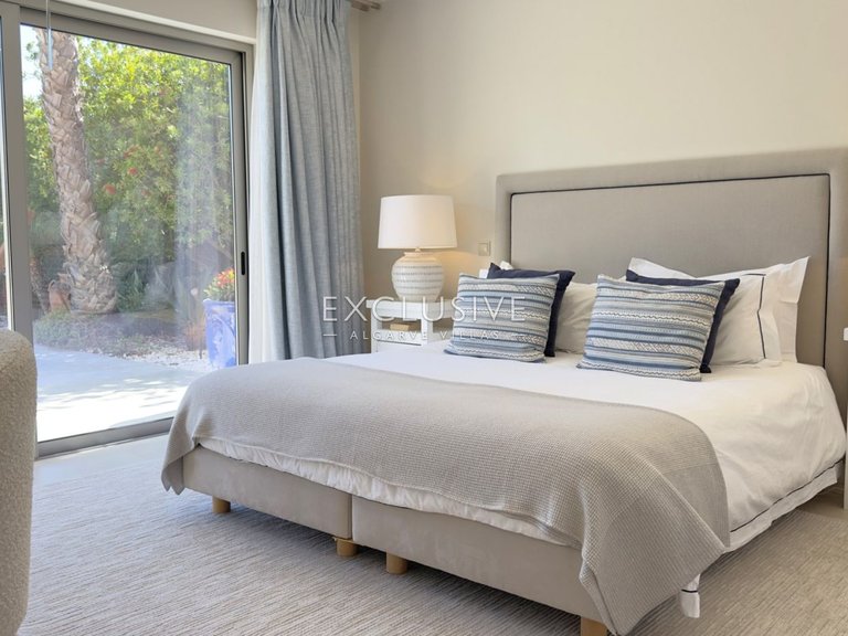 Villa for Sale in Vale Do Lobo, Algarve 18