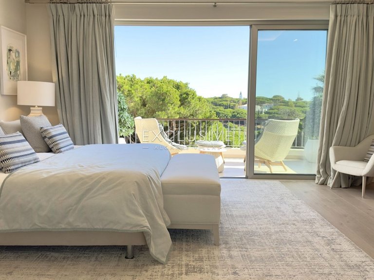 Villa for Sale in Vale Do Lobo, Algarve 24