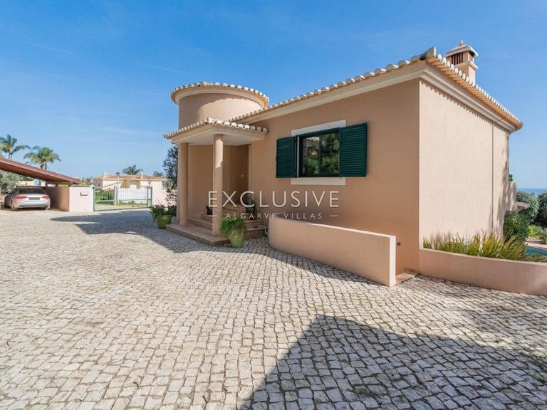 Villa for Sale in Praia Da Luz, Algarve 26