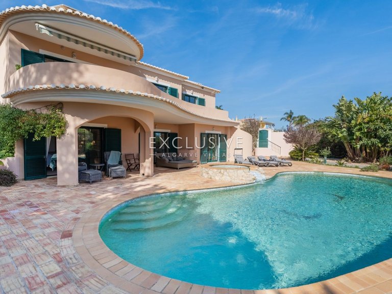 Villa for Sale in Praia Da Luz, Algarve 25