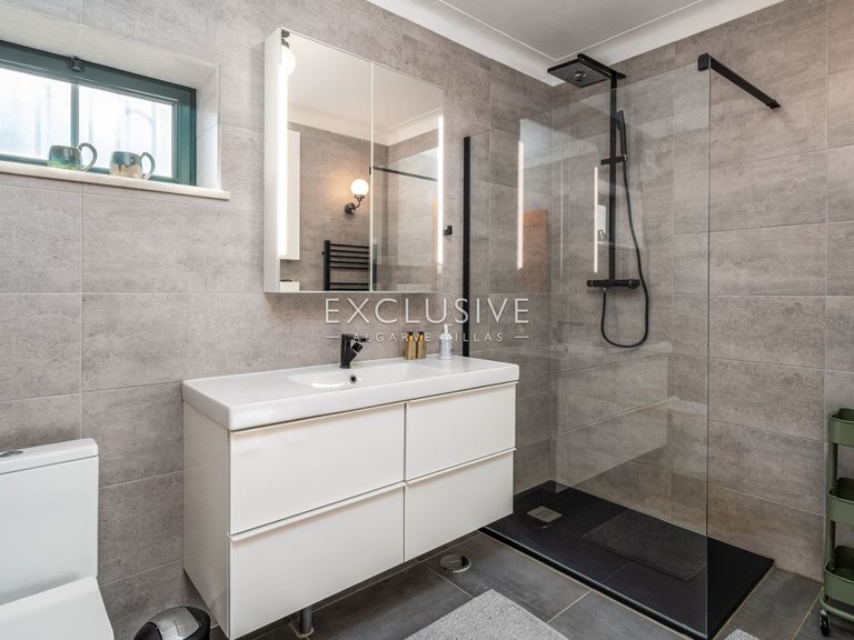 Villa for Sale in Praia Da Luz, Algarve 19