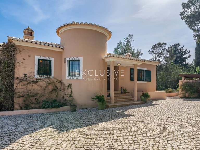 Villa for Sale in Praia Da Luz, Algarve 3