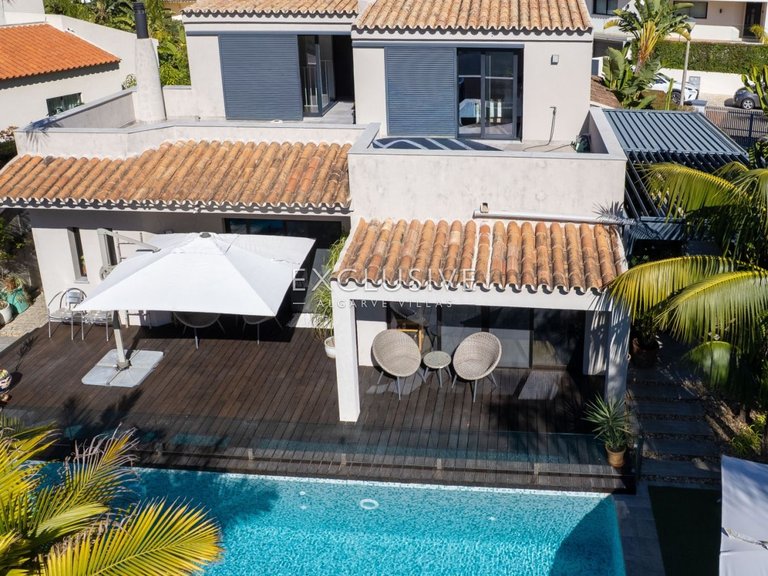 Villa for Sale in Vilamoura, Algarve 44